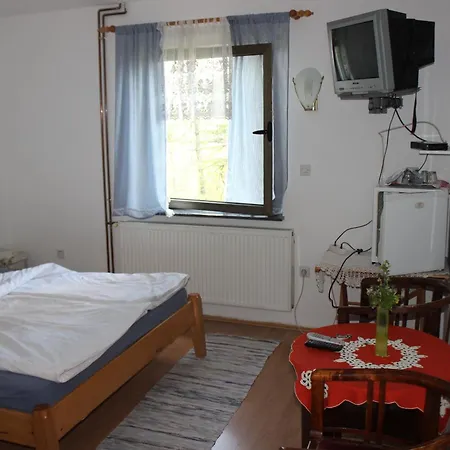 Gæstehus Tara3m And Kaludjerske Bare